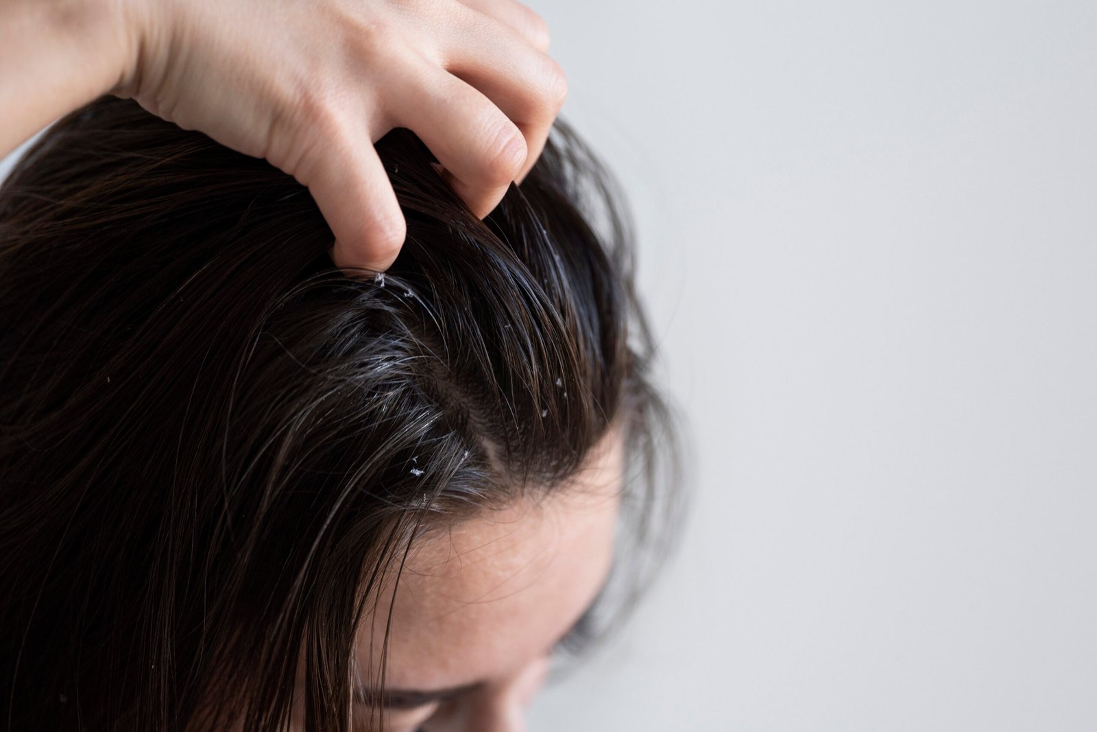 Kesalahan Memilih Shampo yang Membuat Rambut Cepat Lepek