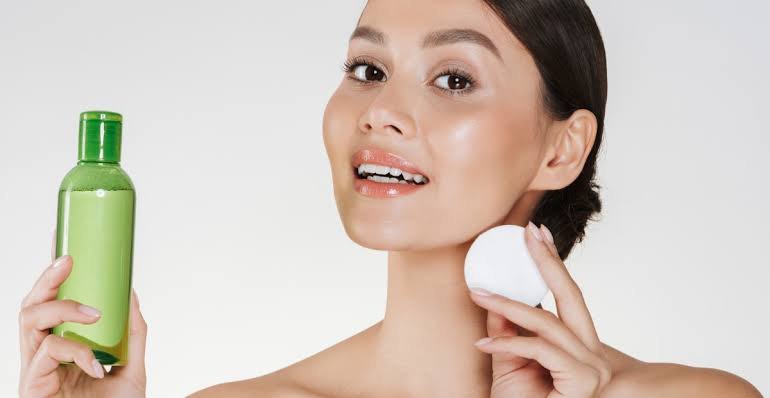 Manfaat Exfoliating Toner untuk Tekstur Kulit Halus: